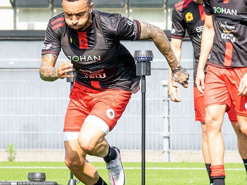 Social-media-Twitter-position-benchmark