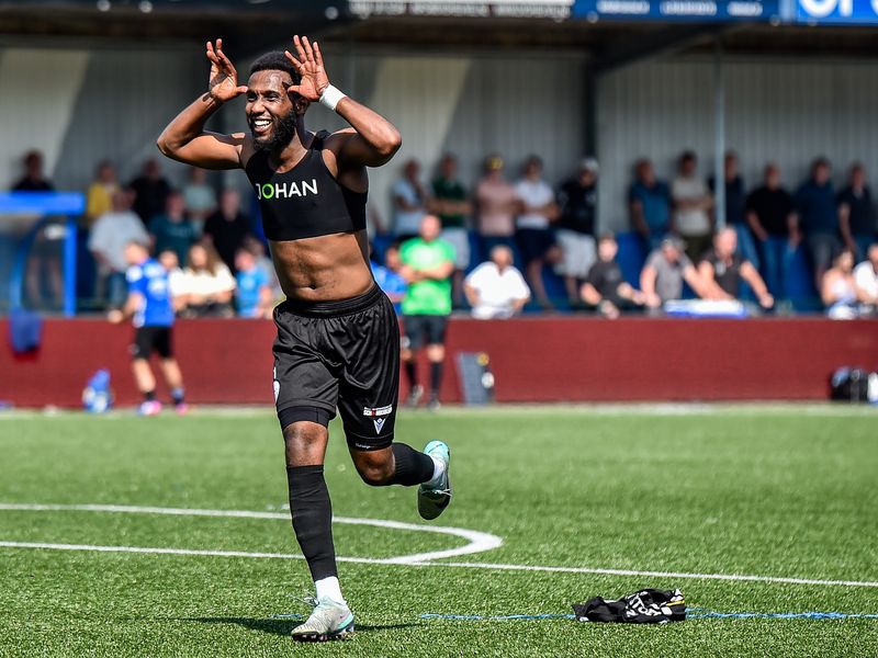 66854632_ORANGE_PICTURES