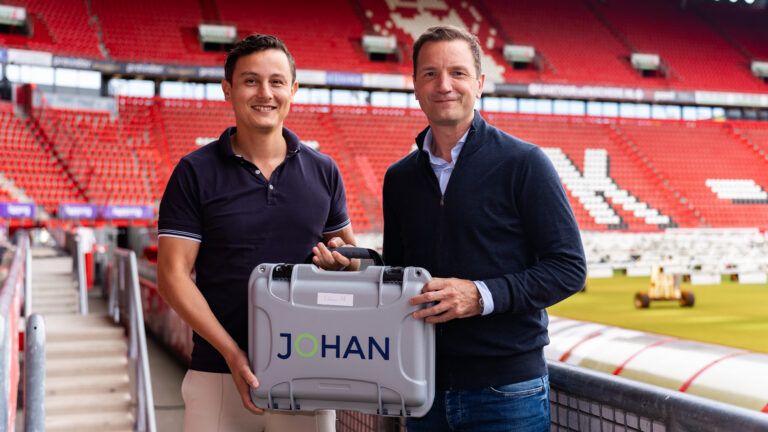 FC-Twente-Stadium-JOHAN-Sports-partnership-Arnold-Bruggink-Niels-van-der-Linden-PACER-Technology-